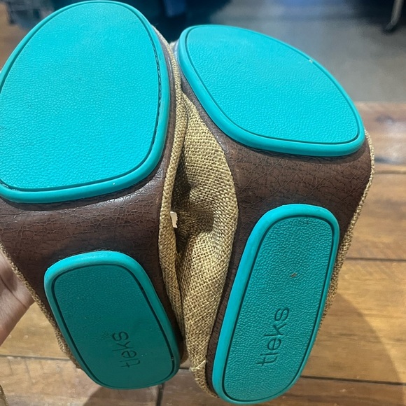 Tieks Tan Slippers with Blue Detail - Picture 2 of 7